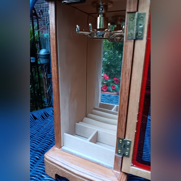 Vintage Montgomery Ward By Wondercrafts stained glass jewelry box - Picture 9 of 9